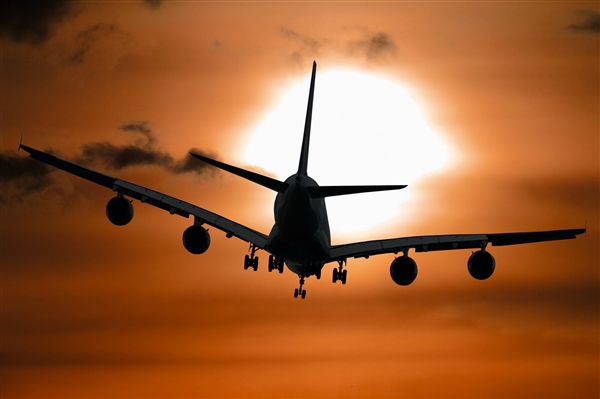 天津機場通報無人機黑飛導致航班延誤：多架飛機盤旋 無法降落