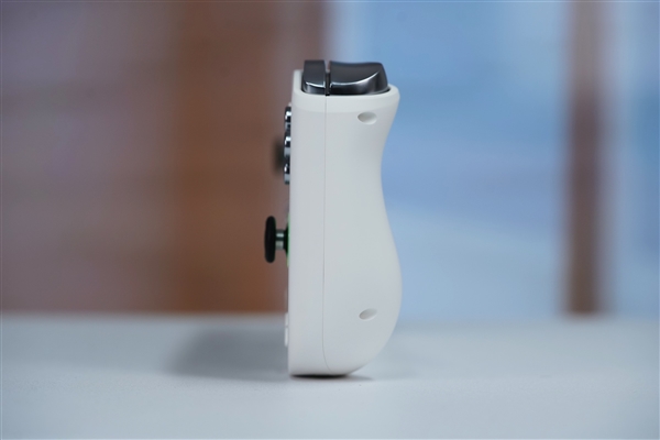 全球第二款酷睿Ultra掌機！AOKZOE A2 Ultra圖賞