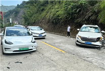 特斯拉被斯柯達(dá)撞成事故車 修車近10萬！特斯拉車主索賠6萬元折舊費