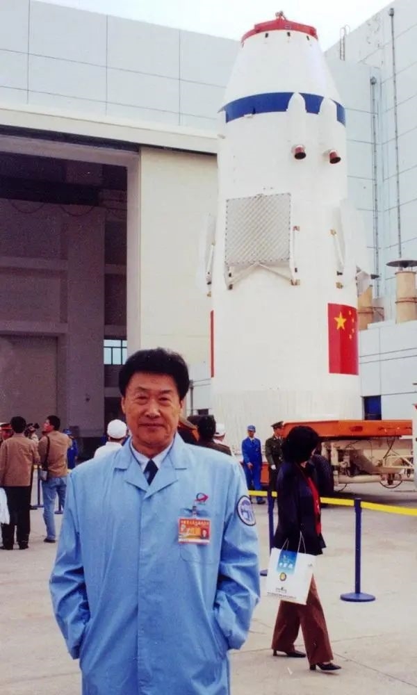 中國載人航天工程首任總設(shè)計(jì)師王永志被授予“共和國勛章”