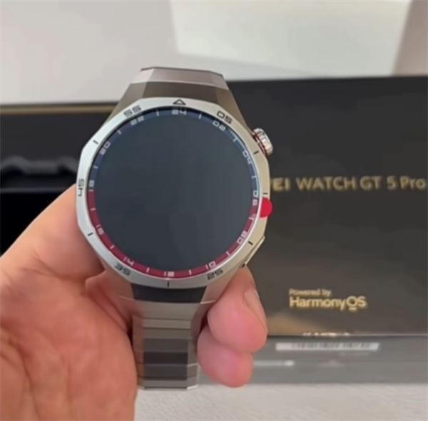 華為 WATCH GT5 Pro 智能手表外觀首曝