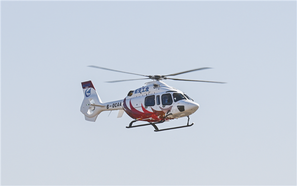 國(guó)產(chǎn)直升機(jī)AC332完成全機(jī)淋雨試驗(yàn)：駕駛艙無(wú)滲漏 可確保雨雪天氣飛行安全