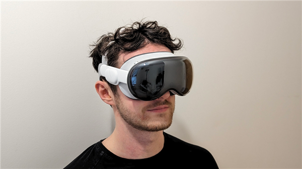 蘋果Vision頭顯廉價版曝光：關(guān)鍵的屏幕分辨率縮水