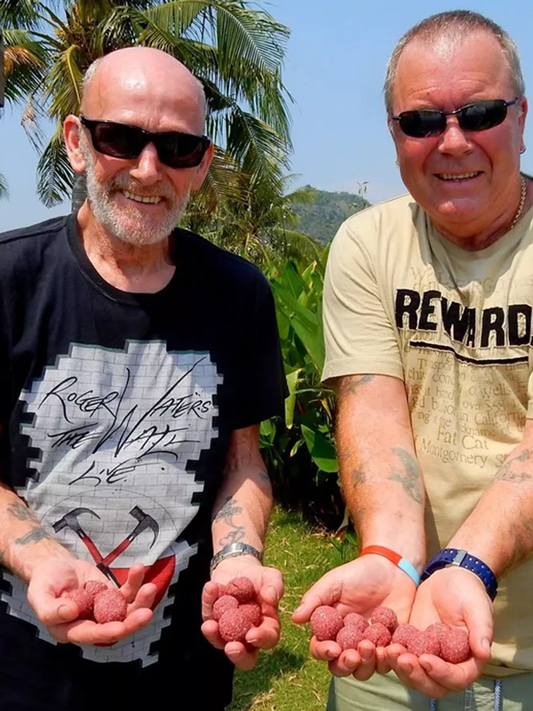 拿朋友骨灰當魚餌：竟然真釣到了160斤的巨型魚！