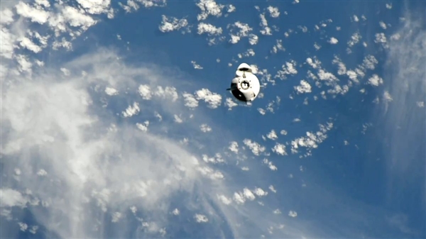 SpaceX龍飛船到達(dá)國(guó)際空間站：明年2月接回兩名滯留宇航員