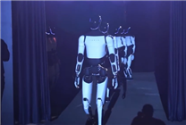 能調(diào)酒、能蹦迪 特斯拉新一代人形機器人Optimus發(fā)布：馬斯克確認價格