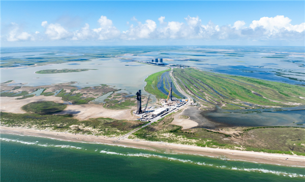 首次“筷子”夾大火箭！SpaceX星艦一級回收成功：全程完美