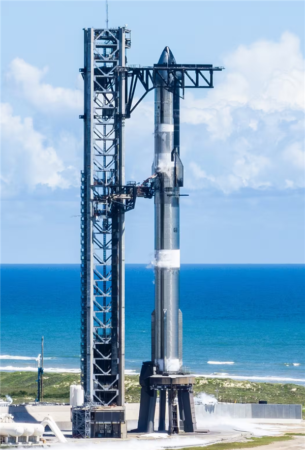 首次“筷子”夾大火箭！SpaceX星艦一級回收成功：全程完美