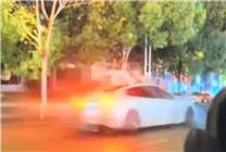 想花錢(qián)私了！男子駕駛特斯拉超速致一家三口被撞身亡 家屬希望重罰：律師釋疑