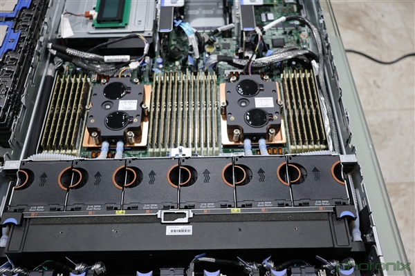 192核心384線程、5GHz起飛！AMD Zen5 EPYC首測(cè)：領(lǐng)先至強(qiáng)6幾乎40％