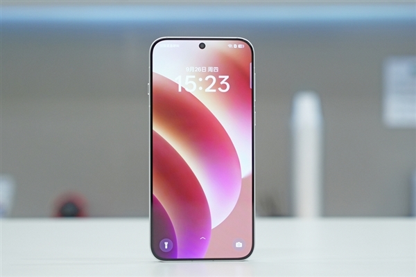 OPPO Find X8標配磁吸生態(tài)：打造大量配件 兼容蘋果設備