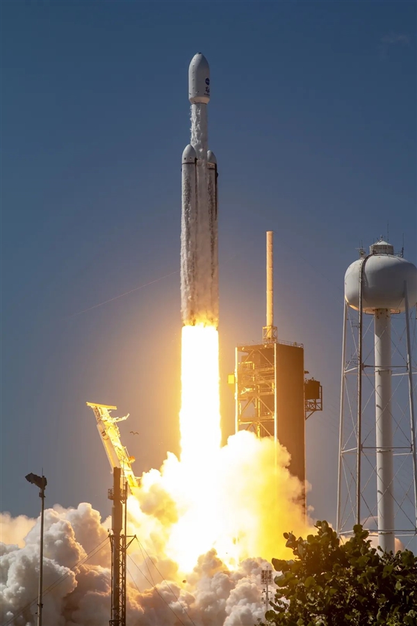 6噸！SpaceX重型獵鷹發(fā)射大行星探測器：木衛(wèi)二上找生命
