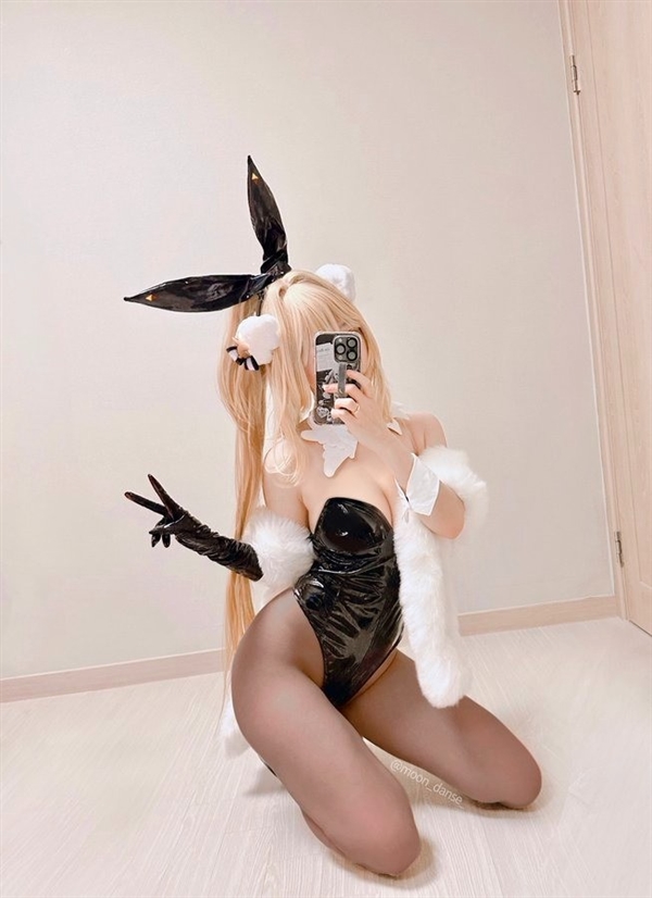 ShiftUP美女員工Cos《星刃》《妮姬》：很性感！很還原