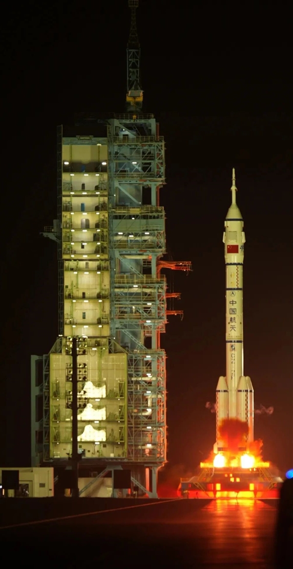 官方：神舟十八號(hào)載人任務(wù)圓滿成功！首次“太空養(yǎng)魚”