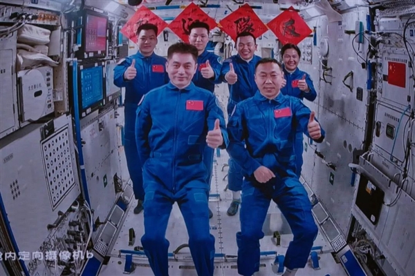 神舟一號(hào)發(fā)射整整25年！航天飛機(jī)、載人飛船爭(zhēng)論了3年多