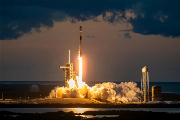 SpaceX發(fā)射神秘衛(wèi)星：真實(shí)名字、用途一概不知