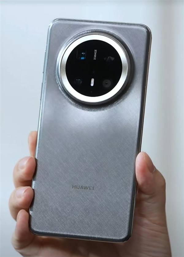 華為年度機皇！Mate 70 RS非凡大師外觀曝光：采用八邊形鏡頭設計