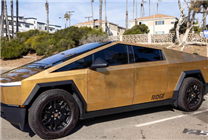 全球唯一24K黃金版特斯拉Cybertruck發(fā)起慈善拍賣：起拍價(jià)超62萬(wàn)元