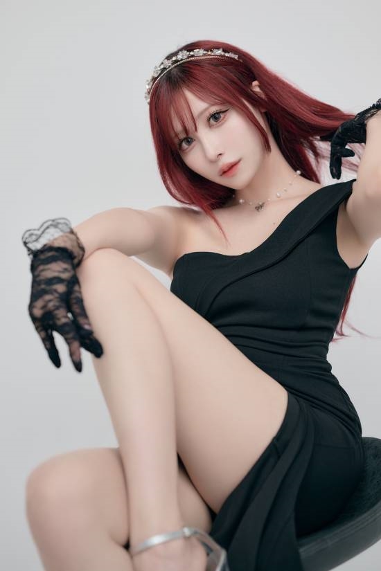 櫻花妹《鳴潮》椿COS欣賞：感受神秘的力量