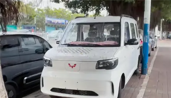 中國(guó)人自己的K-car！全新五菱之光EV亮相街頭：預(yù)計(jì)明年上市開售