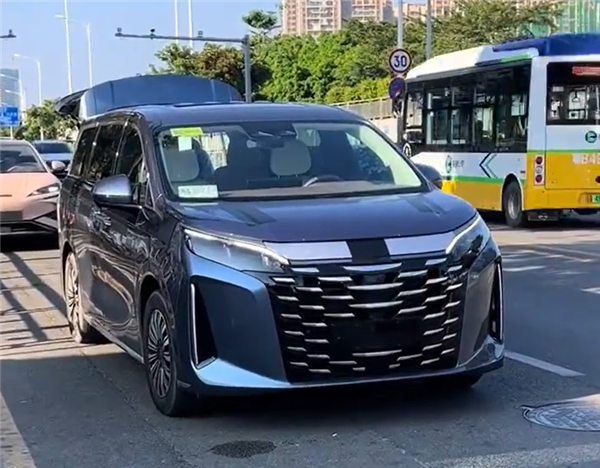 DM5.0把MPV油耗打下來(lái)：全新MPV比亞迪夏實(shí)車曝光