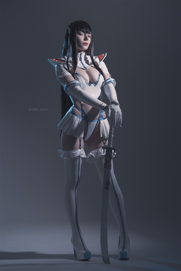 俄羅斯美女COS《巫師3》希里圖賞：熱辣非凡