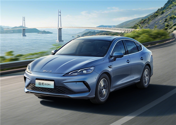 虧電百公里油耗不到4升 比亞迪海豹05DM-i突然開(kāi)賣：8.98萬(wàn)起
