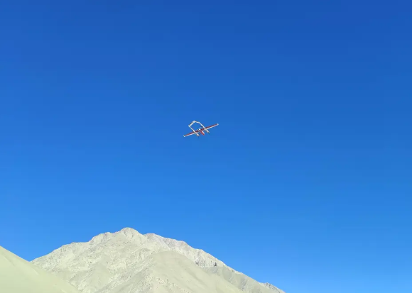 海拔3500米起飛！我國首次在昆侖山完成無人機增雪作業(yè)實驗