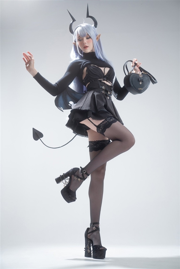 還原度超絕！拉脫維亞美女Cos作品欣賞