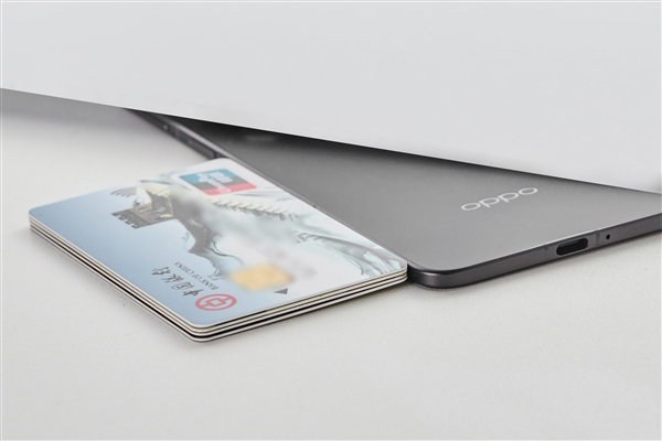 全球薄折疊屏！OPPO Find N5真機現(xiàn)身：薄到無敵