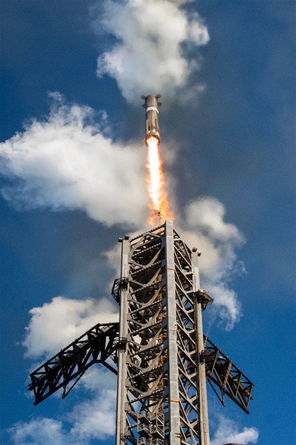 SpaceX星艦第七飛官方美圖：真暴力美學