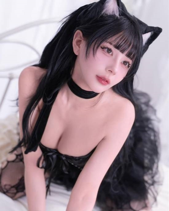 櫻花妹COS《絕區(qū)零》簡(jiǎn)杜：身材服裝完美還原