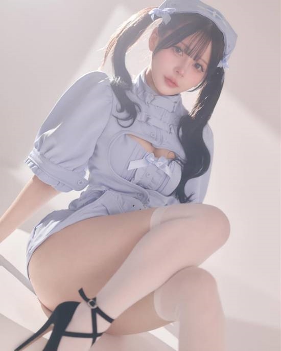 櫻花妹COS《絕區(qū)零》簡(jiǎn)杜：身材服裝完美還原
