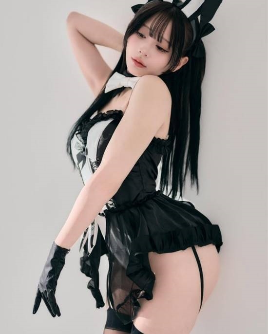 櫻花妹COS《絕區(qū)零》簡(jiǎn)杜：身材服裝完美還原