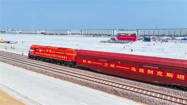 全球大汽車滾裝船交付比亞迪 1船裝萬車 今年還有4艘等著下水