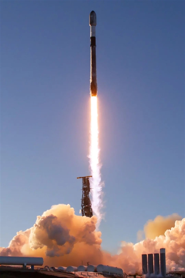 一次27顆創(chuàng)紀(jì)錄！SpaceX首次發(fā)射升級(jí)版星鏈V2 Mini衛(wèi)星