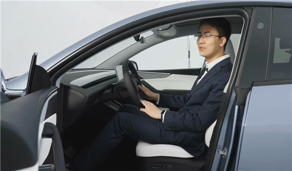 煥新版Model Y實車展示：車燈改觀 后排可電動折疊