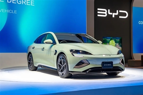 老外也愛(ài)中國(guó)車！比亞迪2024新加坡銷量大增300%：超越奔馳寶馬