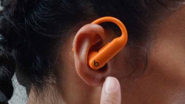 支持心率檢測(cè)：蘋(píng)果發(fā)布Powerbeats Pro 2耳機(jī)，2099元起