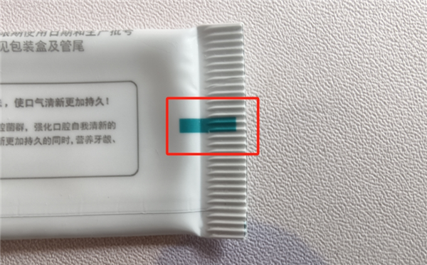 真的想問：彩條牙膏擠出的顏色為什么不會混在一起！