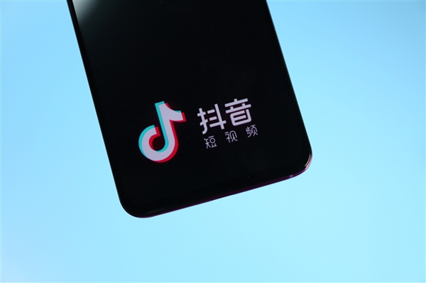抖音副總裁李亮回應(yīng)擺拍視頻亂象：不做標(biāo)識(shí)的核實(shí)后按違規(guī)處理