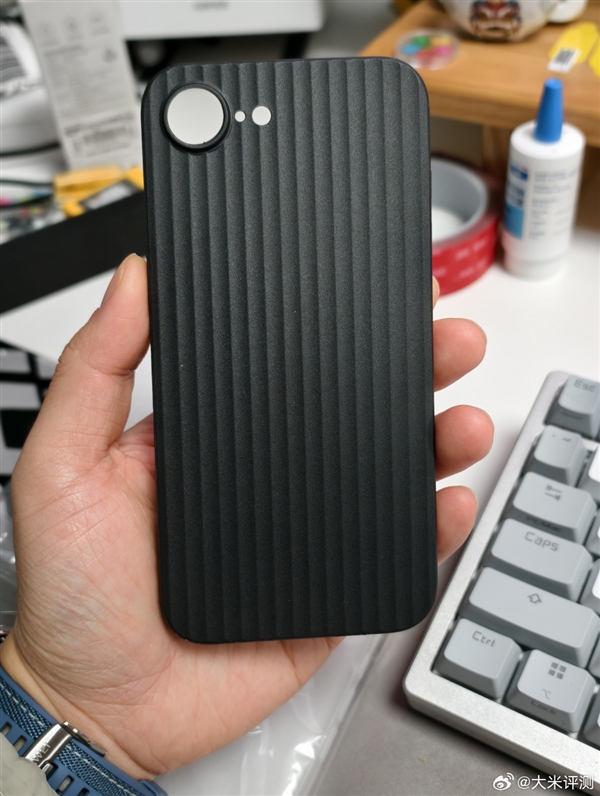 今年便宜的蘋果手機！iPhone SE 4保護殼現(xiàn)身
