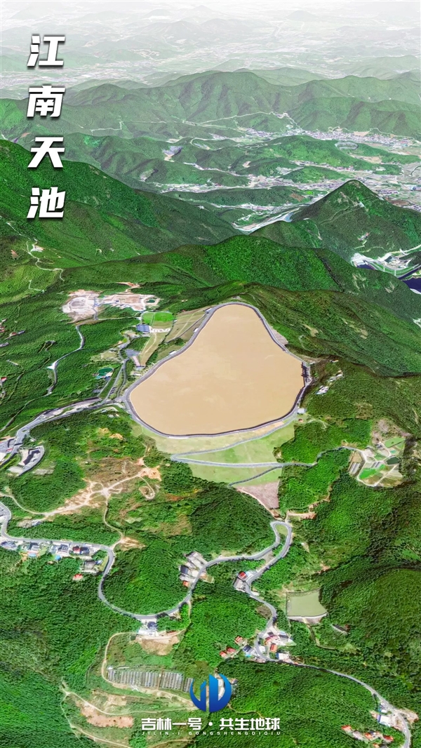 衛(wèi)星看中國12大壯美天池！你很可能只知道2個(gè)