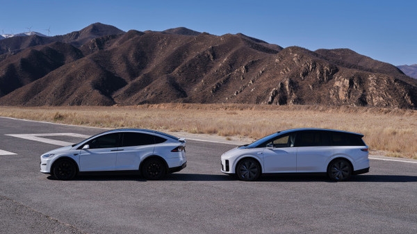 理想i8對(duì)標(biāo)特斯拉Model X！側(cè)面比Model X更加厚實(shí)