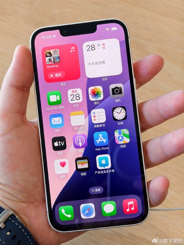 4499元開賣！iPhone 16e黑、白兩色真機圖一覽：黑邊寬到窒息