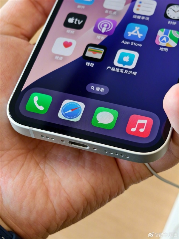 4499元開賣！iPhone 16e黑、白兩色真機圖一覽：黑邊寬到窒息