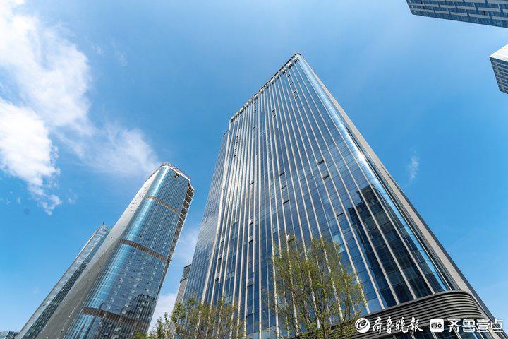 探秘濟高·云數(shù)中心：濟南高新商務(wù)的璀璨明珠 濟高·云數(shù)中心：多重優(yōu)勢助力濟南高新商務(wù)發(fā)展