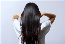 女子染發(fā)10多年：終選擇與白發(fā)和解
