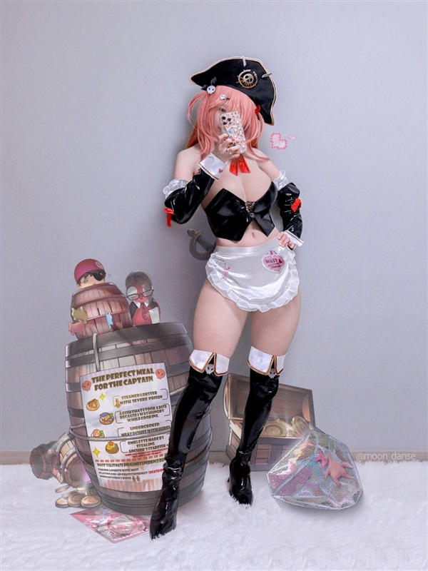 《妮姬》美術組成員Cos美圖 身材和服裝完美還原