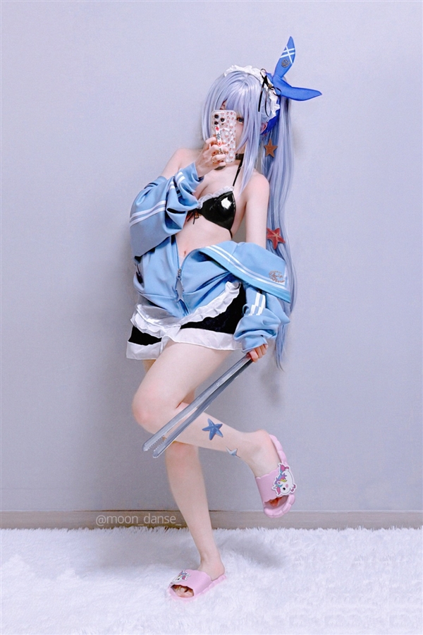 《妮姬》美術組成員Cos美圖 身材和服裝完美還原